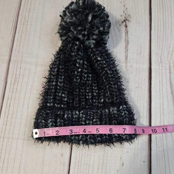 A.n.a A New Approach Metallic Black Pom Hat Beanie - Picture 3 of 4